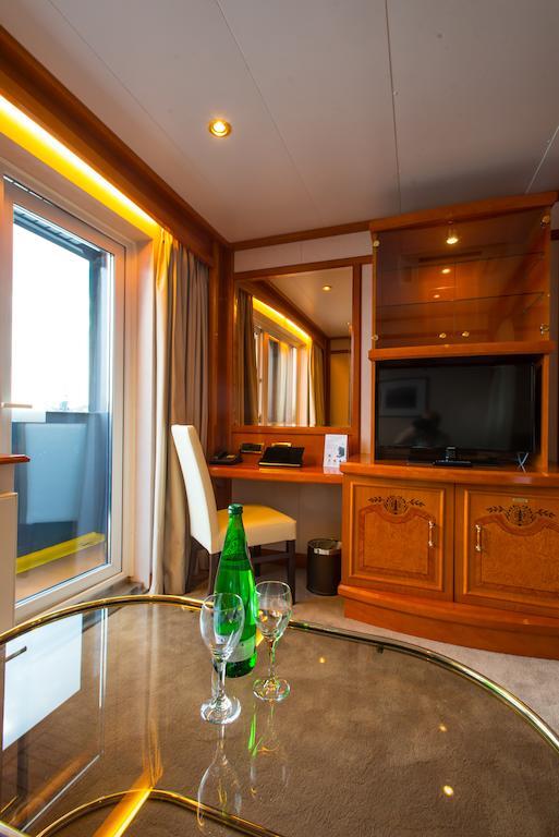 Sunborn London Yacht Hotel Londres Exterior foto